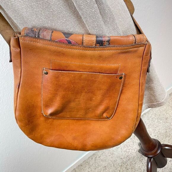 Patricia Nash Vintage Patch leather saddle bag Nepali Coast Hawaii suede inside - Picture 15 of 16